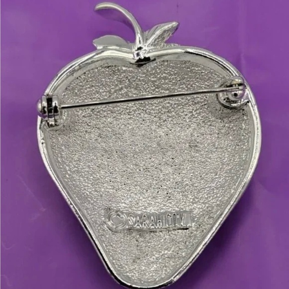 Sarah Coventry Silver Tone Strawberry Ice Brooch Pin Signed Sarah Cove VTG 1968 - Picture 2 of 4
